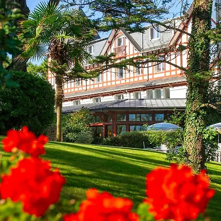 Mileade Les Pleiades מלון