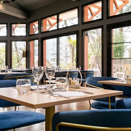 Mileade Les Pleiades מלון 3*